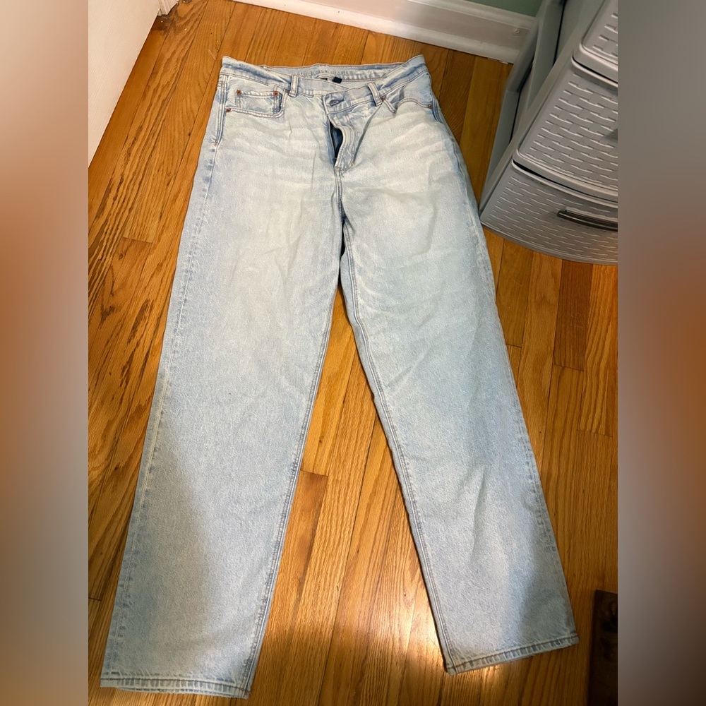 American Eagle Outfitters Light Wash Straight Leg Jeans